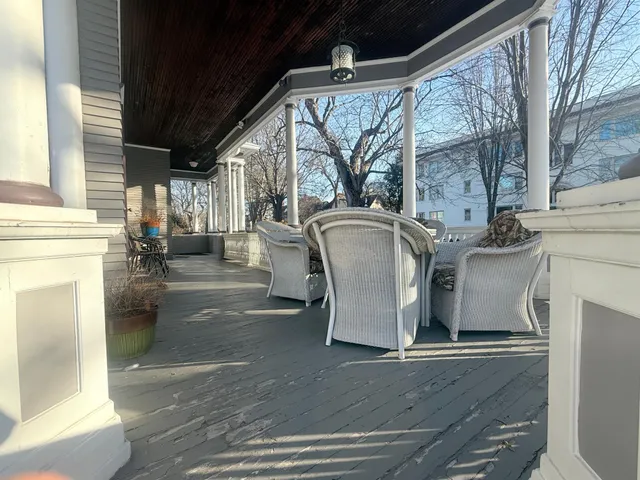 $2,950 | 78 Arundel Street, St. Paul, MN 55102