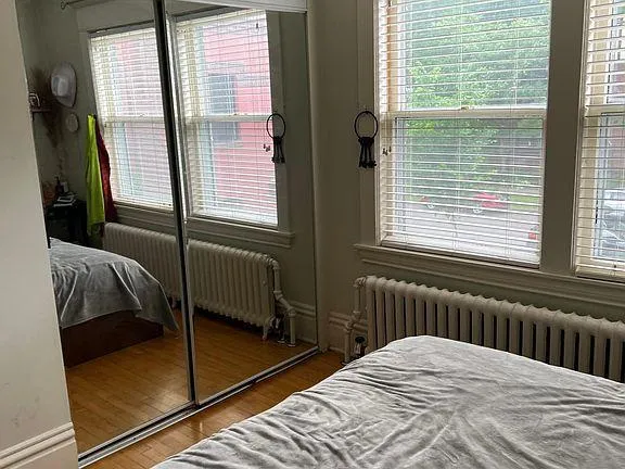 $2,950 | 78 Arundel Street, St. Paul, MN 55102