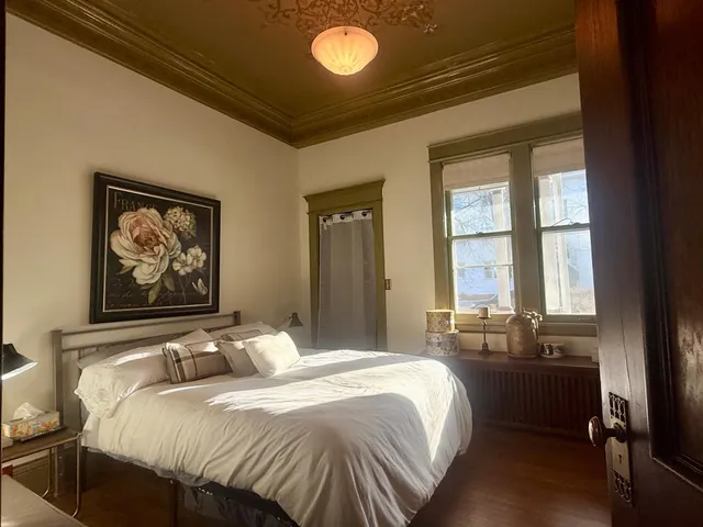 $2,950 | 78 Arundel Street, St. Paul, MN 55102