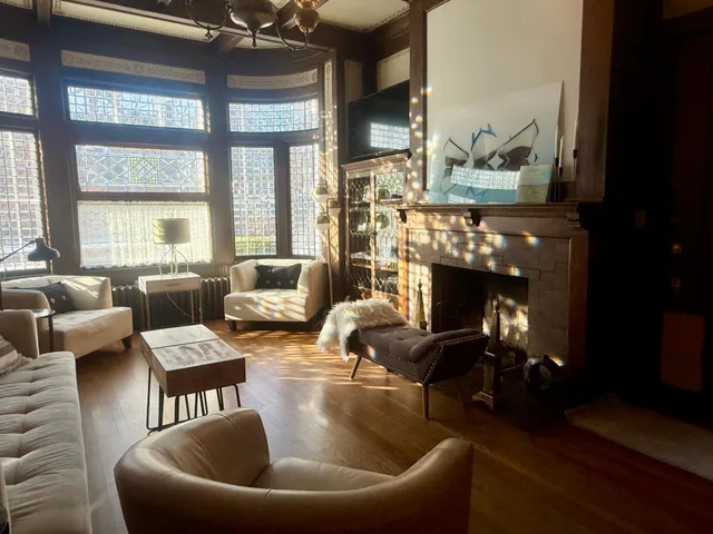 $2,950 | 78 Arundel Street, St. Paul, MN 55102