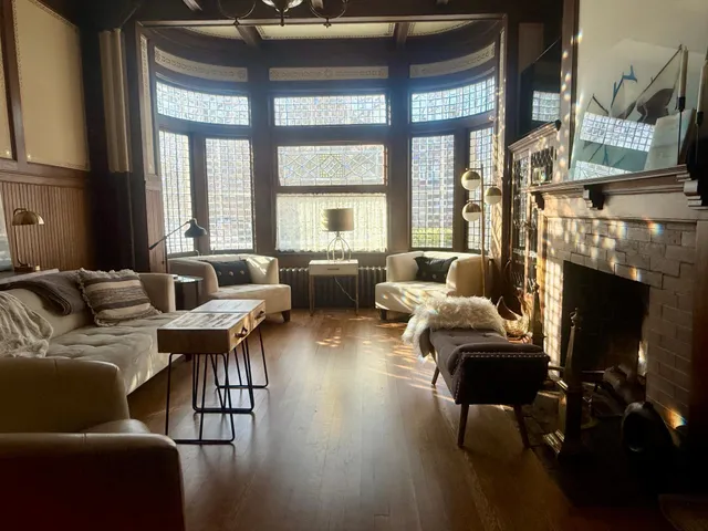 $2,950 | 78 Arundel Street, St. Paul, MN 55102