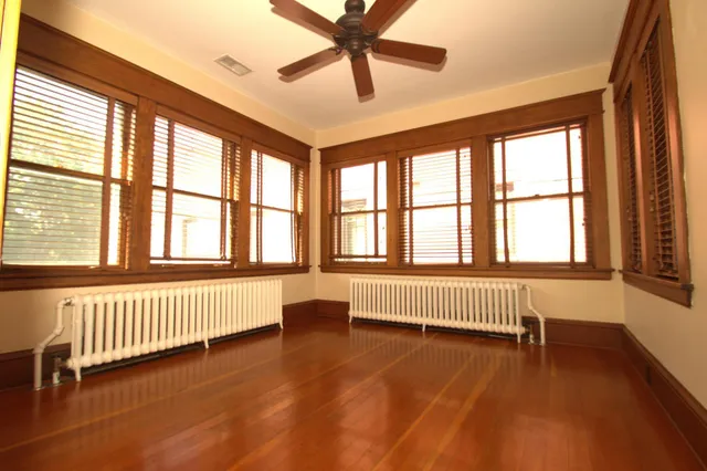 $2,950 | 78 Arundel Street, St. Paul, MN 55102