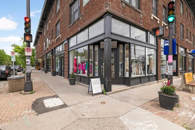 $2,950 | 78 Arundel Street, St. Paul, MN 55102