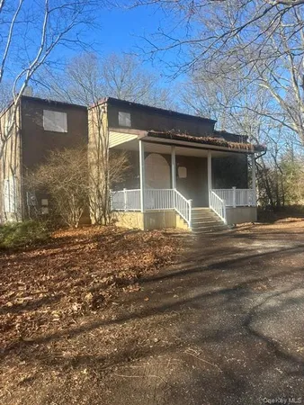 $949,000 | 434 Meadow Road, Kings Park, NY 11754