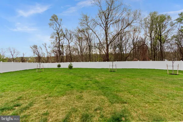 a picture of a wall with a white wall