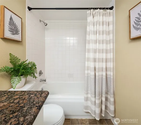 $325,000 | 9416 1st Avenue Northeast, Unit 312, Seattle, WA 98115