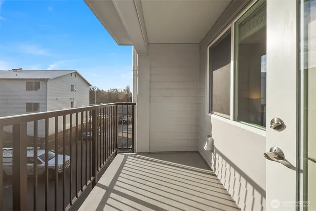 $325,000 | 9416 1st Avenue Northeast, Unit 312, Seattle, WA 98115