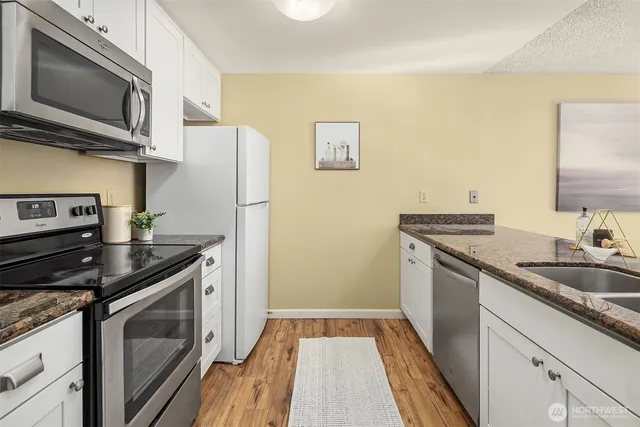 $325,000 | 9416 1st Avenue Northeast, Unit 312, Seattle, WA 98115