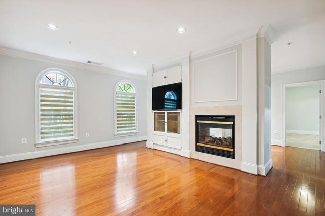 $1,000,000 | 635 First Street, Unit 104, Alexandria, VA 22314