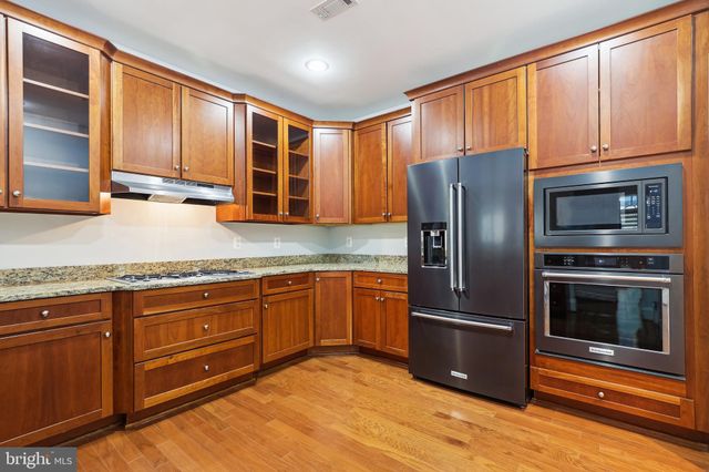 $1,000,000 | 635 First Street, Unit 104, Alexandria, VA 22314