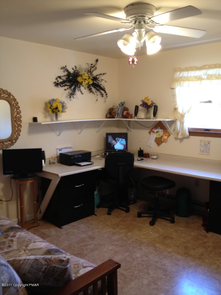 37 Yellow Run Road Jim Thorpe, PA 18229 - Photo 10 of 19 A third Bedrm/office downstairs