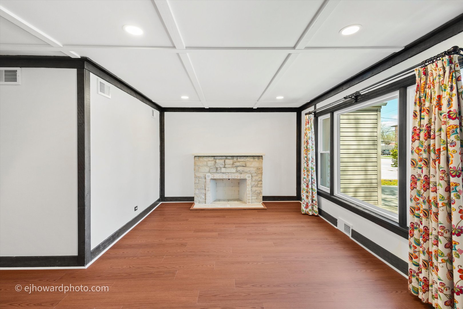 804 South President Street Wheaton, IL 60189 - Photo 4 of 25