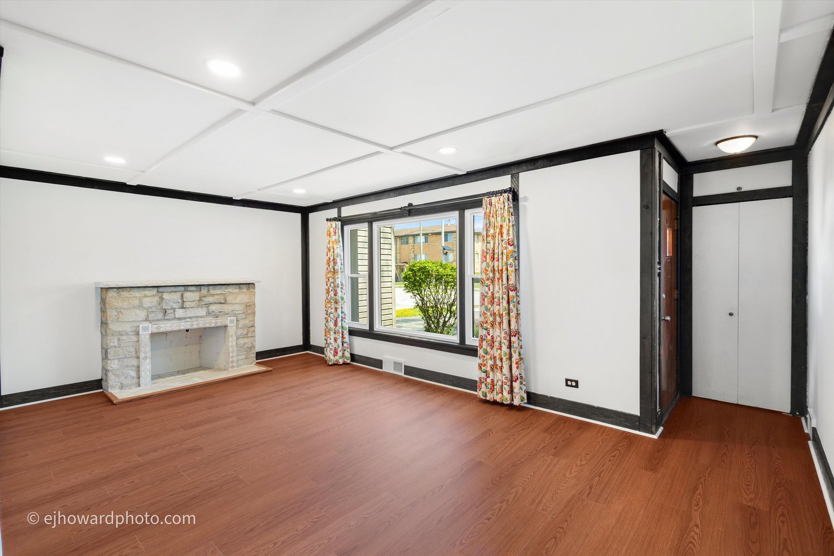 804 South President Street Wheaton, IL 60189 - Photo 5 of 25