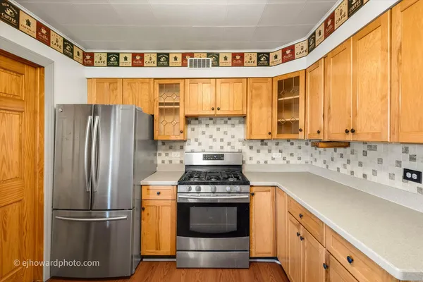 $2,700 | 804 South President Street, Wheaton, IL 60189