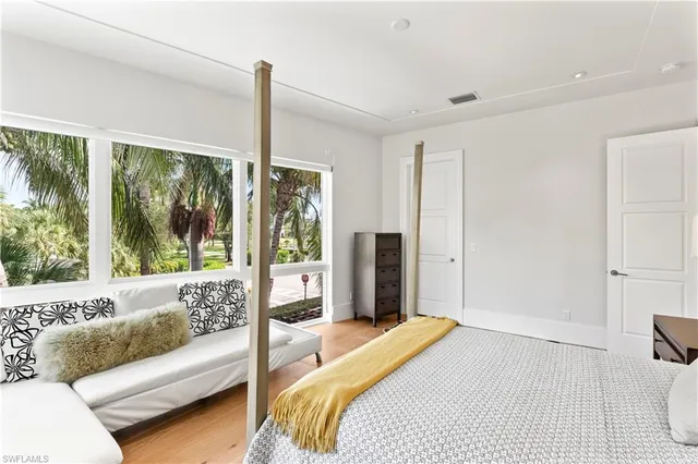 $30,000 | 12 6th Street South, Naples, FL 34102