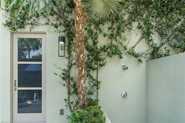 $30,000 | 12 6th Street South, Naples, FL 34102