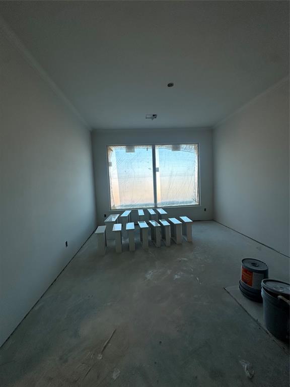 2220 Cr 4371 Decatur Tx 76234 Decatur, TX 76234 - Photo 8 of 16 an empty room with windows