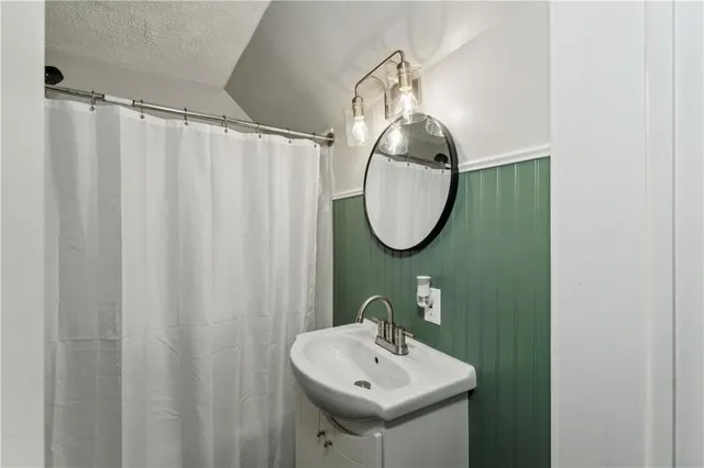 $175,000 | 421 Wayne Avenue, Ellwood City, PA 16117