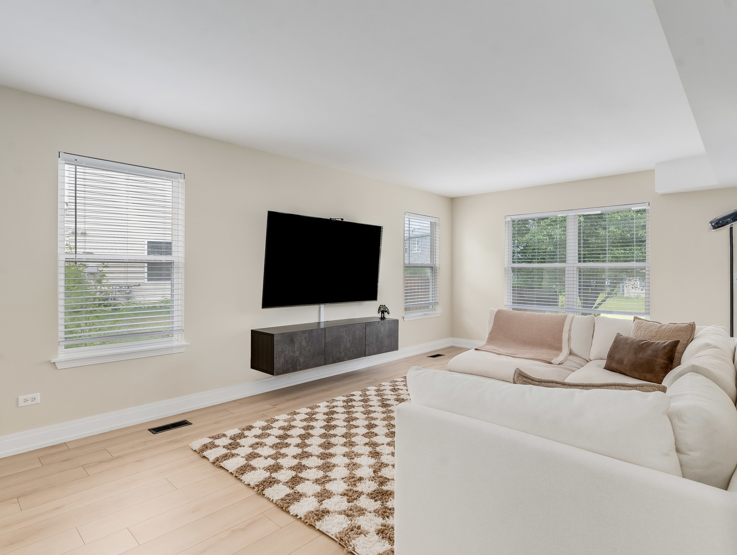 3721 Harms Road Joliet, IL 60435 - Photo 6 of 28