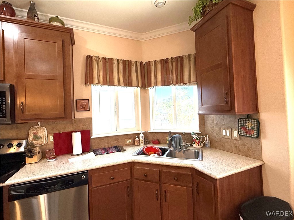 2350 Adobe Road Road, Unit 306 Bullhead City, AZ 86442 - Photo 7 of 53 Kitchen