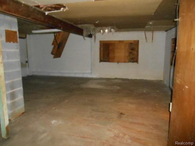 3280 Rabidue Road North Street, MI 48049 - Photo 11 of 21 264-033755 - extra room.jpg