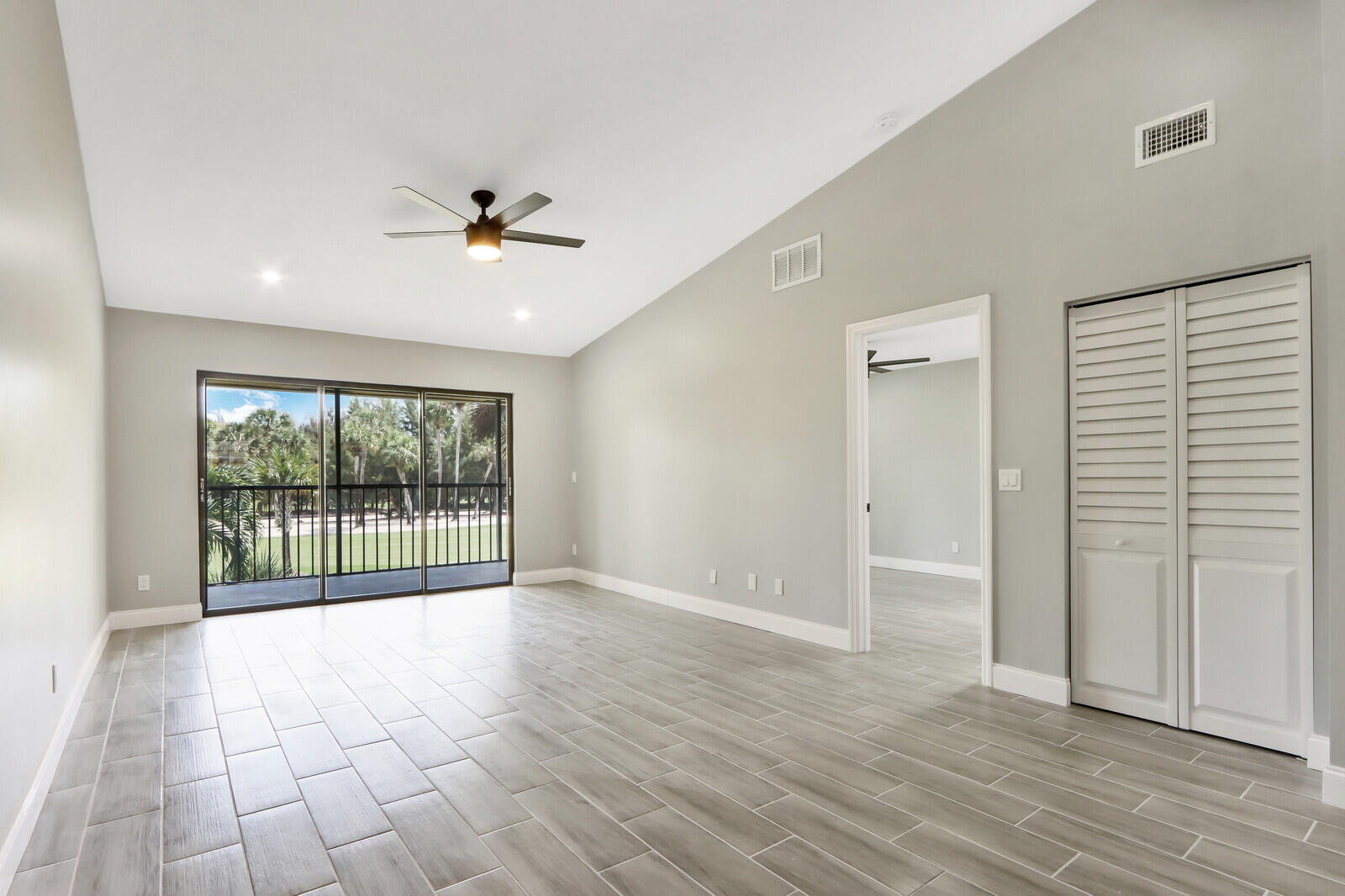 1122 Keystone Drive, Unit F Jupiter, FL 33458 - Photo 4 of 9 Open Living Space