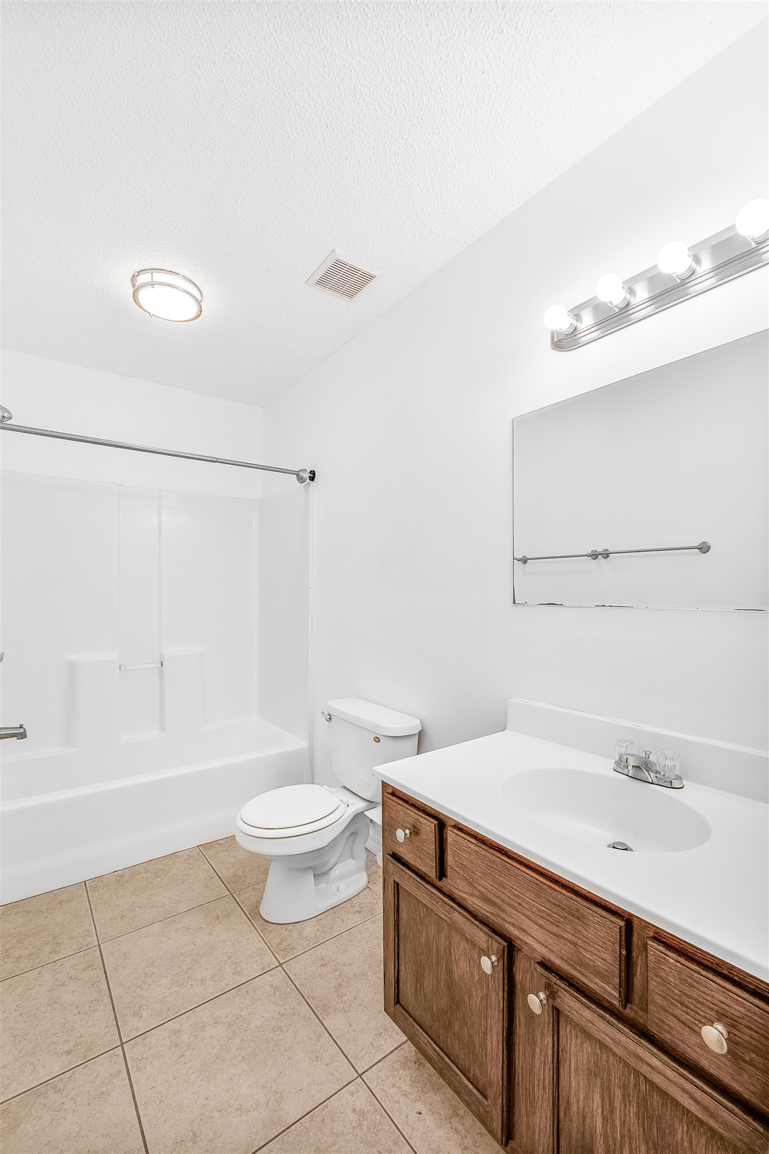 14919 Daugherty Road Foley, AL 36535 - Photo 25 of 27 Bathroom