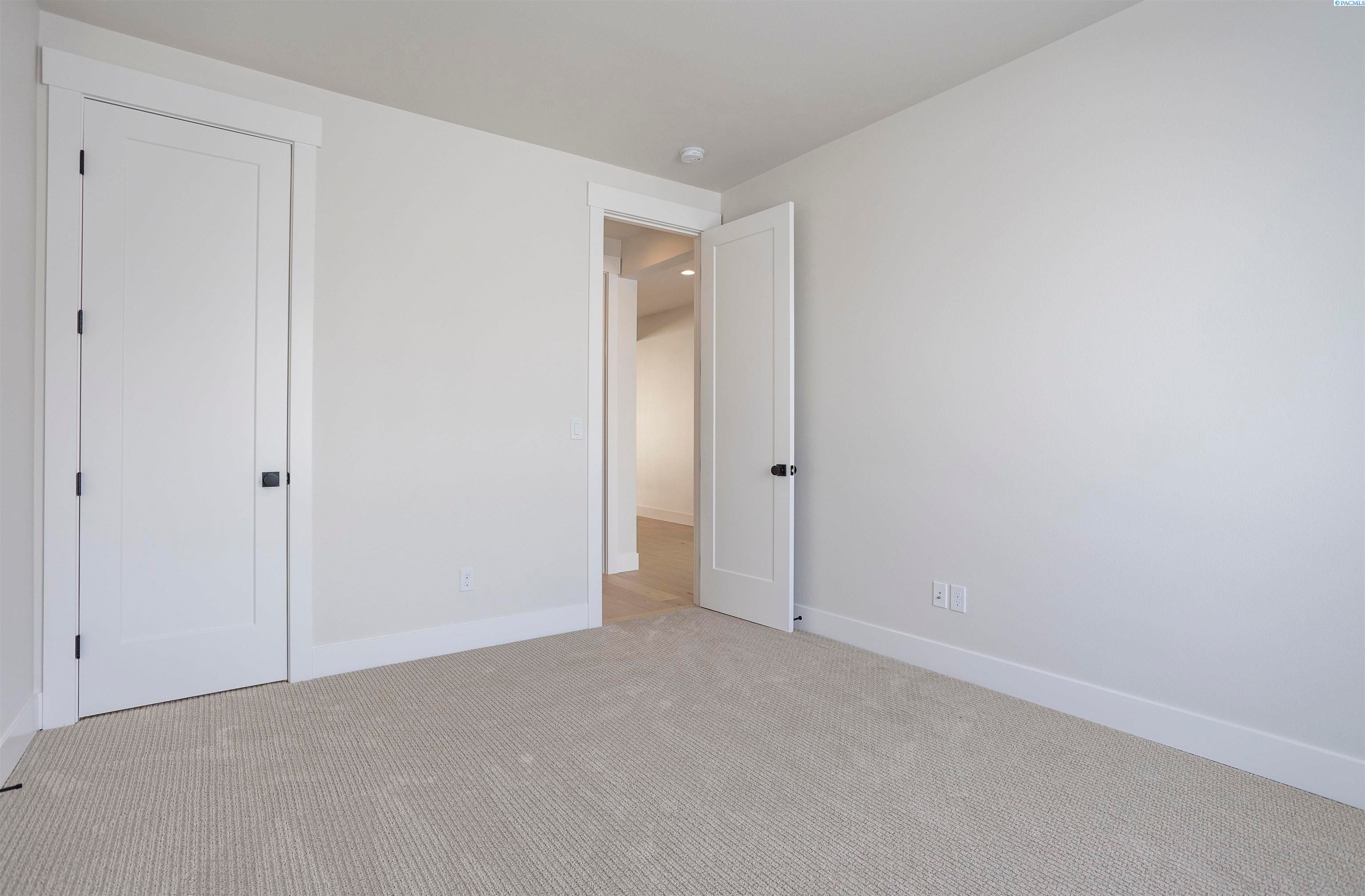 4840 South Reed Street Kennewick, WA 99337 - Photo 3 of 24 Gallery Image 3
