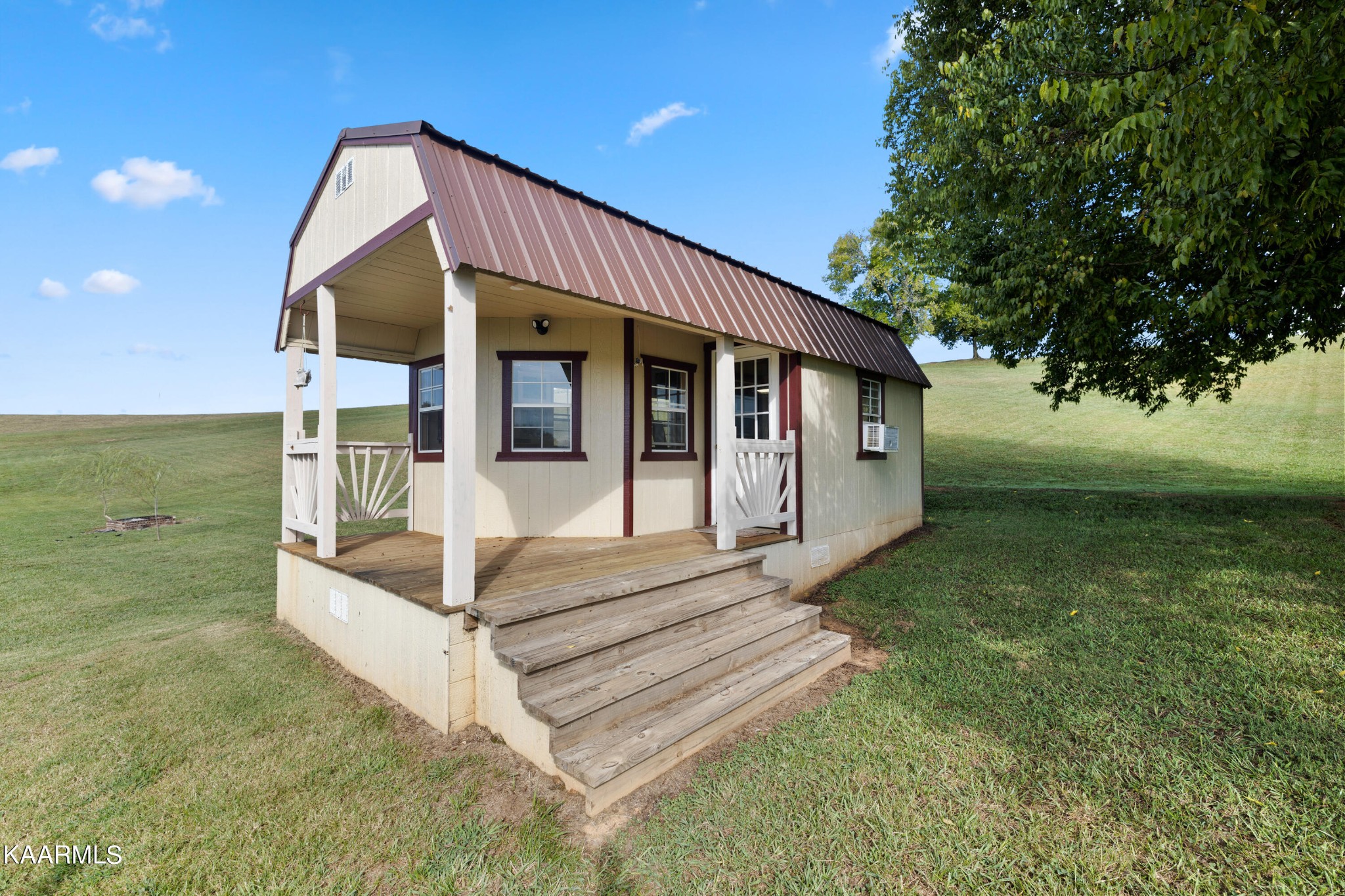 820 Kodak Road Kodak, TN 37764 - Photo 40 of 45 a view of a house with backyard