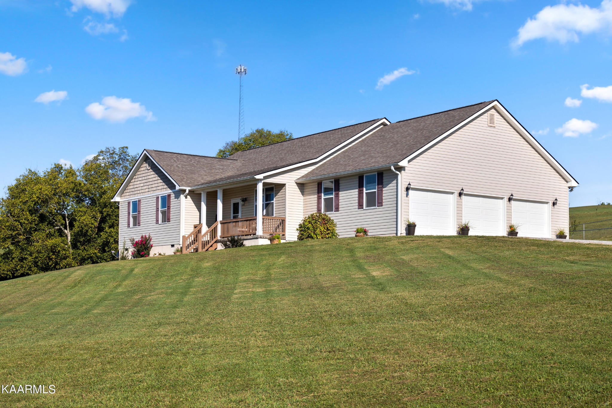 820 Kodak Road Kodak, TN 37764 - Photo 45 of 45 a view of a house with a big yard