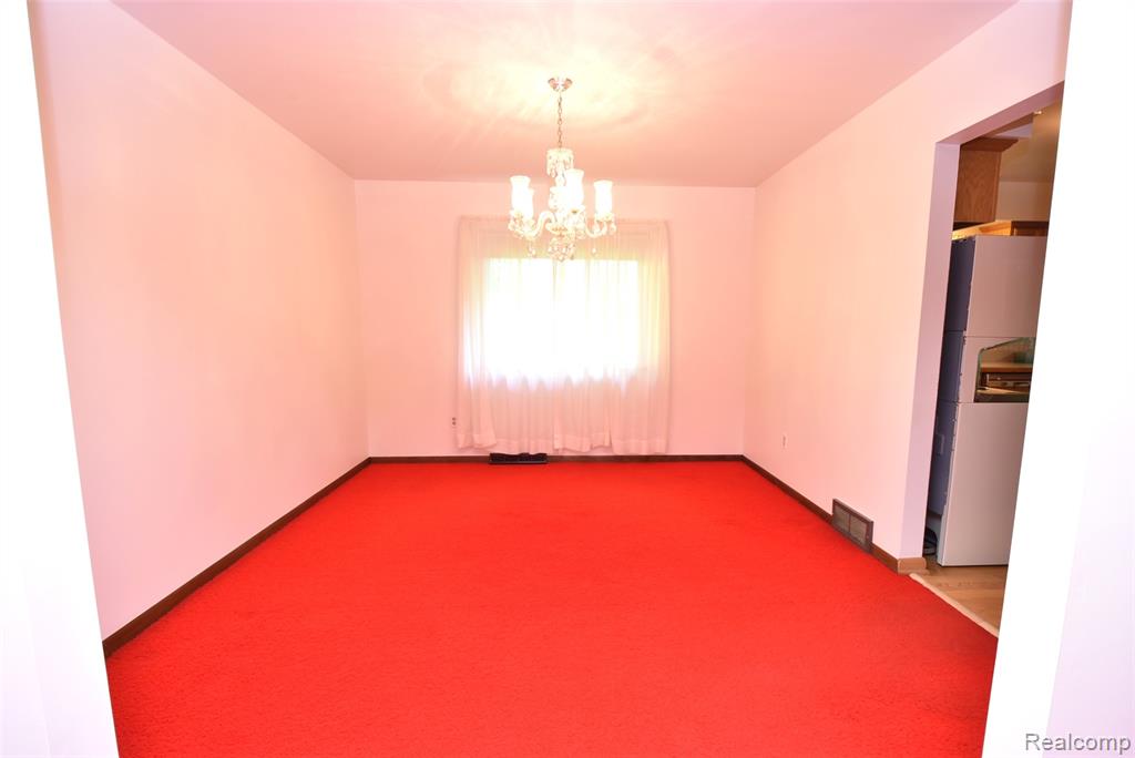 2356 Rochester Road Leonard, MI 48367 - Photo 16 of 40