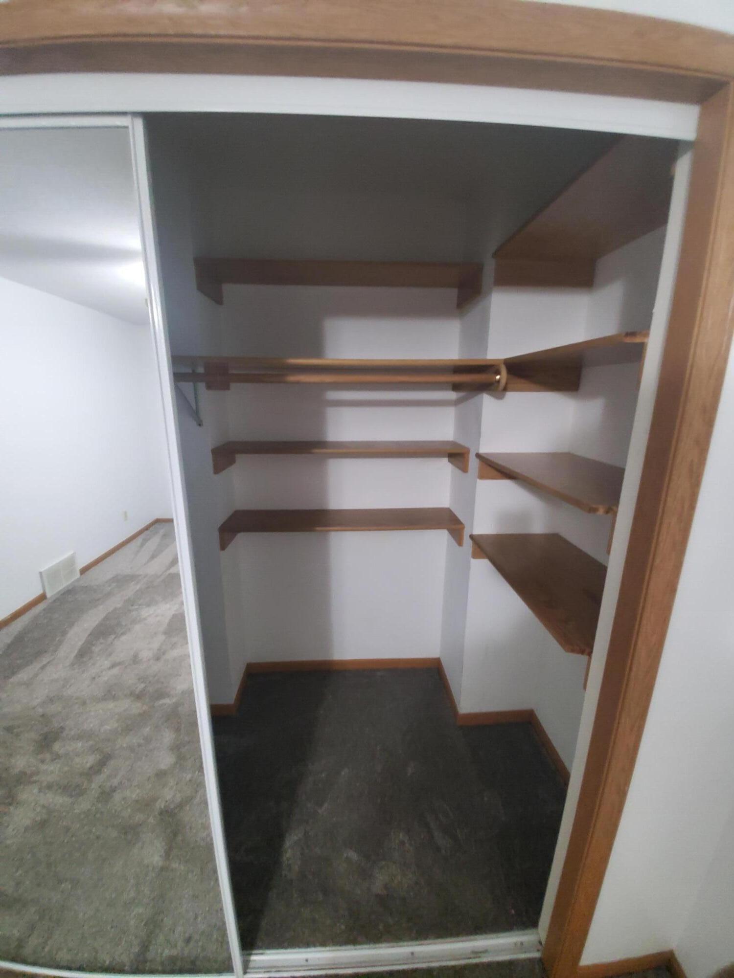 910-912 Logan Street La Crosse, WI 54603 - Photo 18 of 21 Logan 6