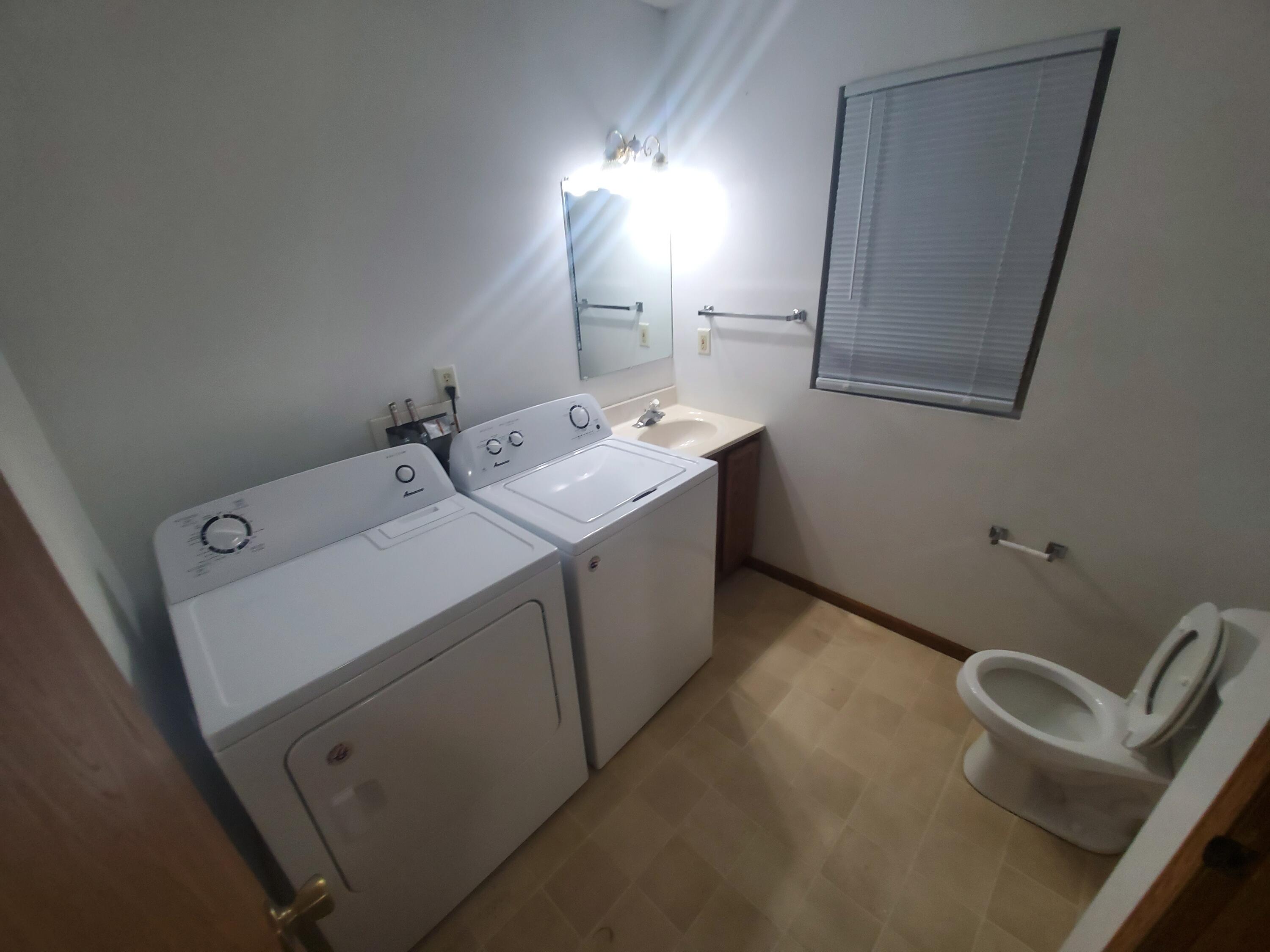 910-912 Logan Street La Crosse, WI 54603 - Photo 19 of 21 Logan 9