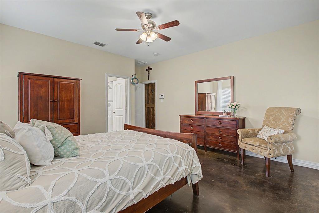 203 Saddle Ridge Court Springtown, TX 76082 - Photo 22 of 39 Another view back towards the ensuite bathroom.