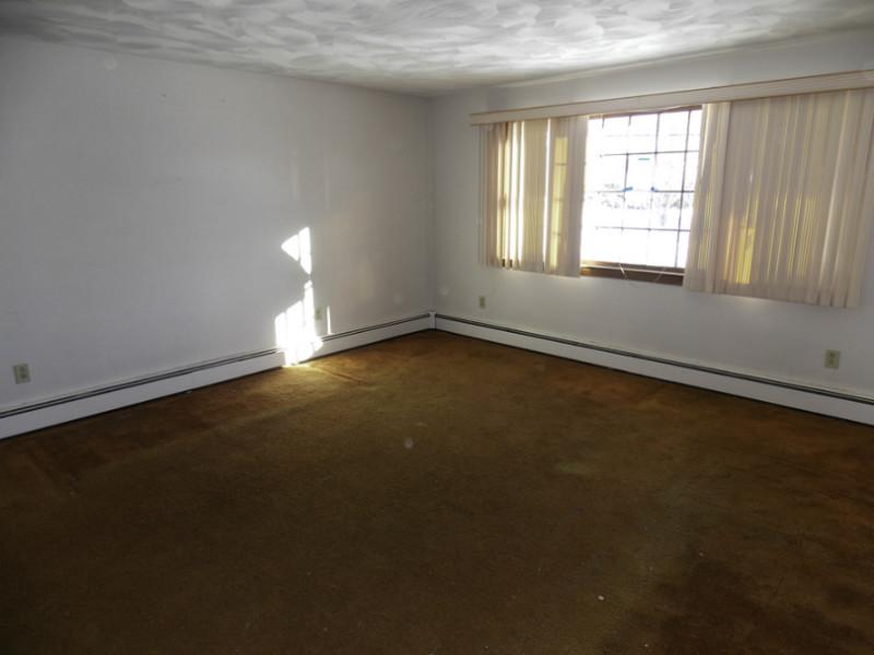 133 Glaude Lane Woonsocket, RI 02895 - Photo 5 of 16 Den/Family/Great Room.
