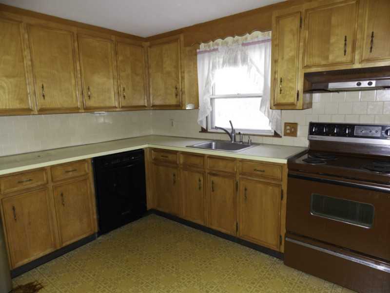 133 Glaude Lane Woonsocket, RI 02895 - Photo 6 of 16 Kitchen.