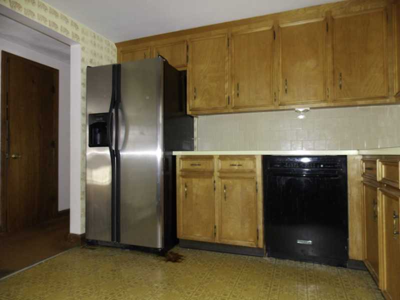 133 Glaude Lane Woonsocket, RI 02895 - Photo 7 of 16 Kitchen.