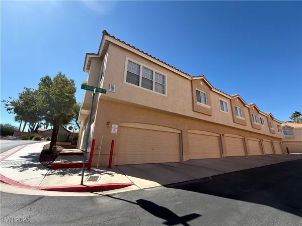$1,700 | 101 Lantern Bay Drive, Boulder City, NV 89005
