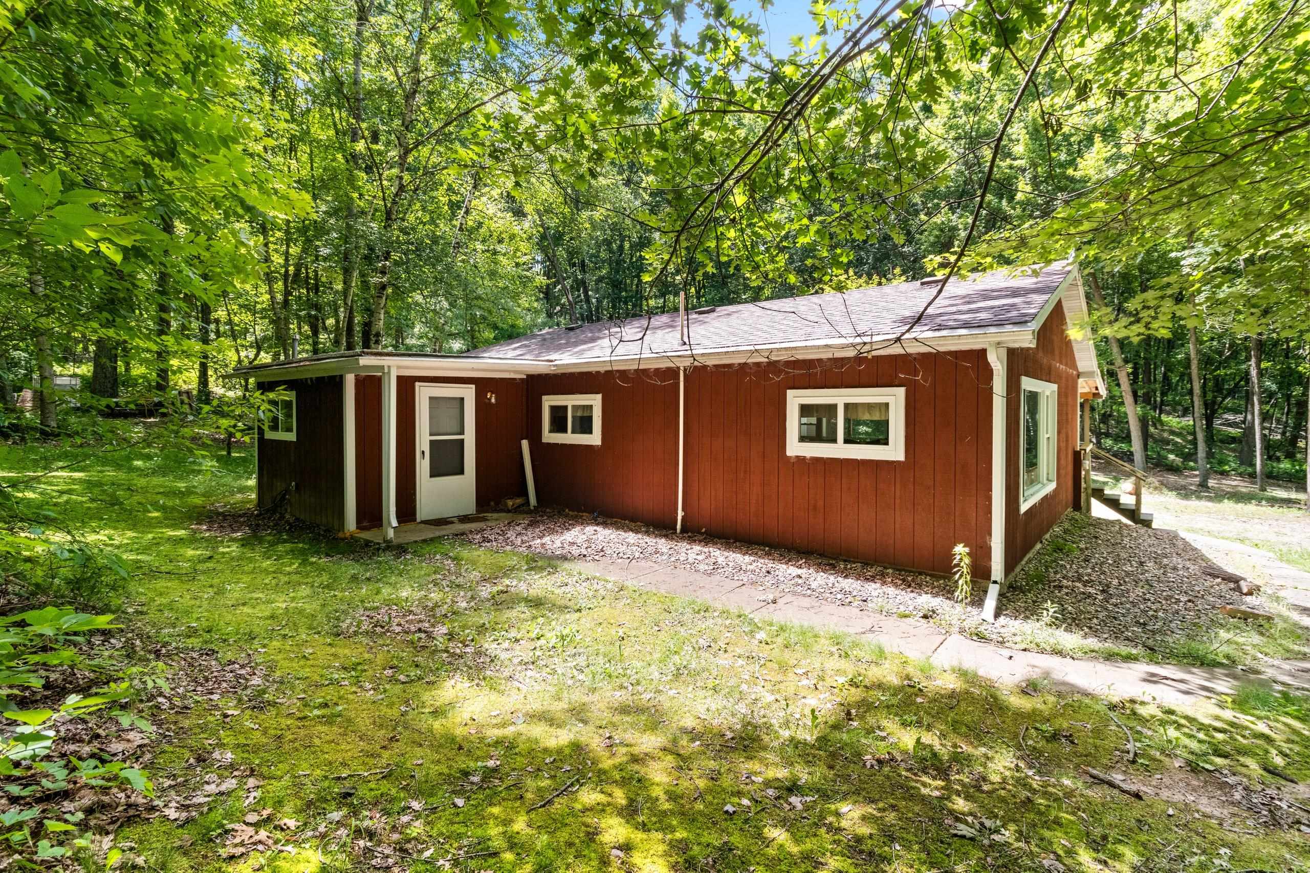 E559 Indian Valley Road Waupaca, WI 54981 - Photo 8 of 45