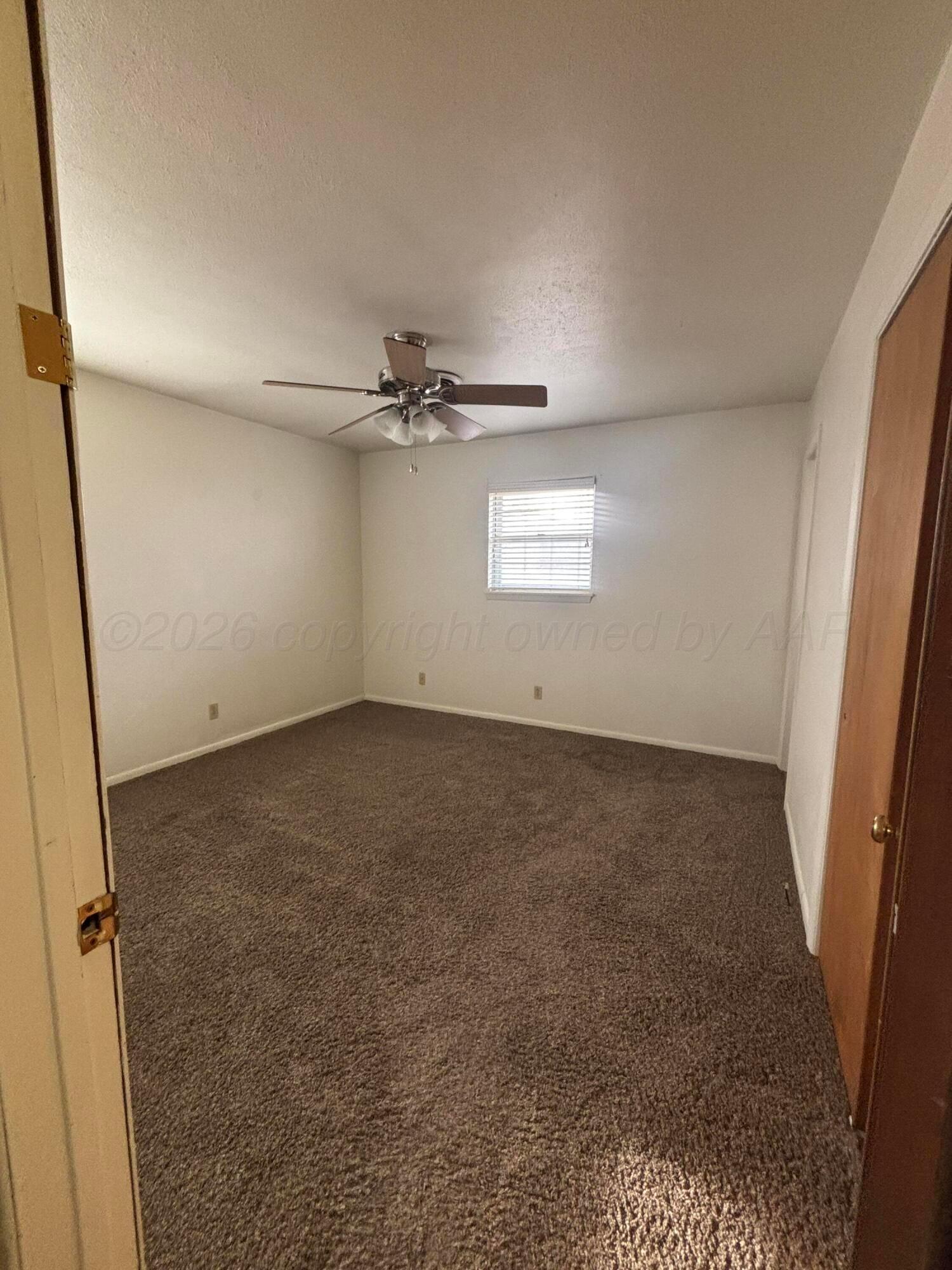 442 Harvey Street Miami, TX 79059 - Photo 9 of 19 an empty room with a empty space