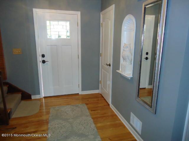 129 Ballantine Road Middletown, NJ 07748 - Photo 4 of 33 a view of a hallway with entryway