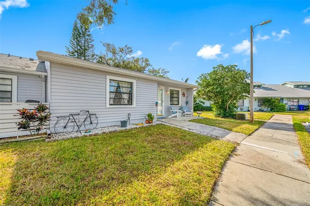 $305,000 | 1125 Somerset Circle South, Dunedin, FL 34698