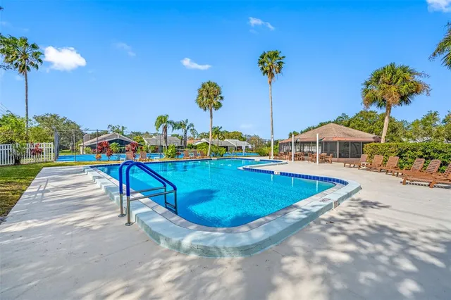 $305,000 | 1125 Somerset Circle South, Dunedin, FL 34698