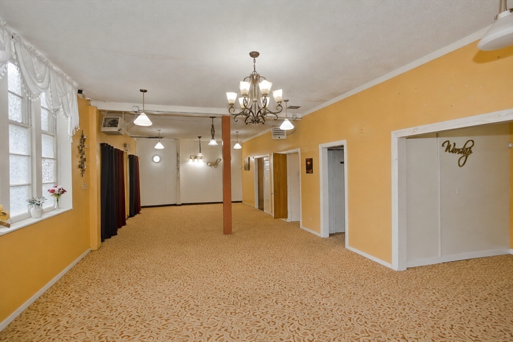 193 Elm Street Holyoke, MA 01040 - Photo 2 of 8