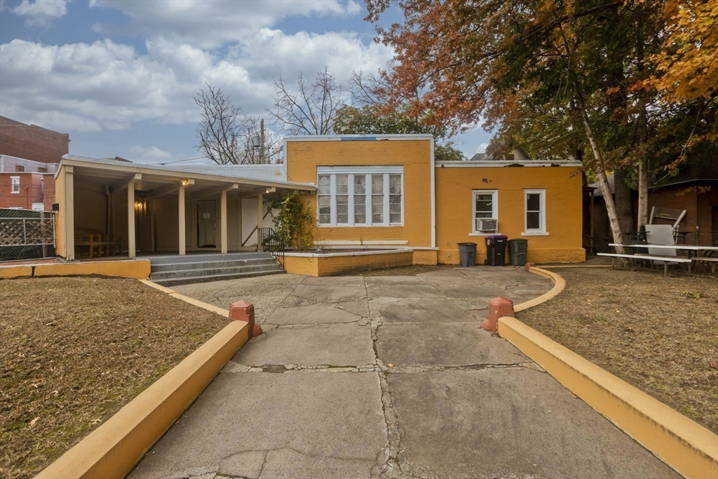 193 Elm Street Holyoke, MA 01040 - Photo 8 of 8