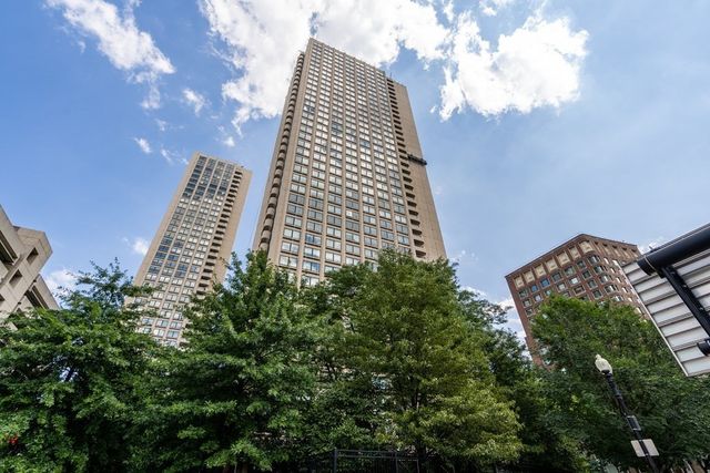 $1,042,000 | 85 East India Row, Unit 22C, Boston, MA 02110