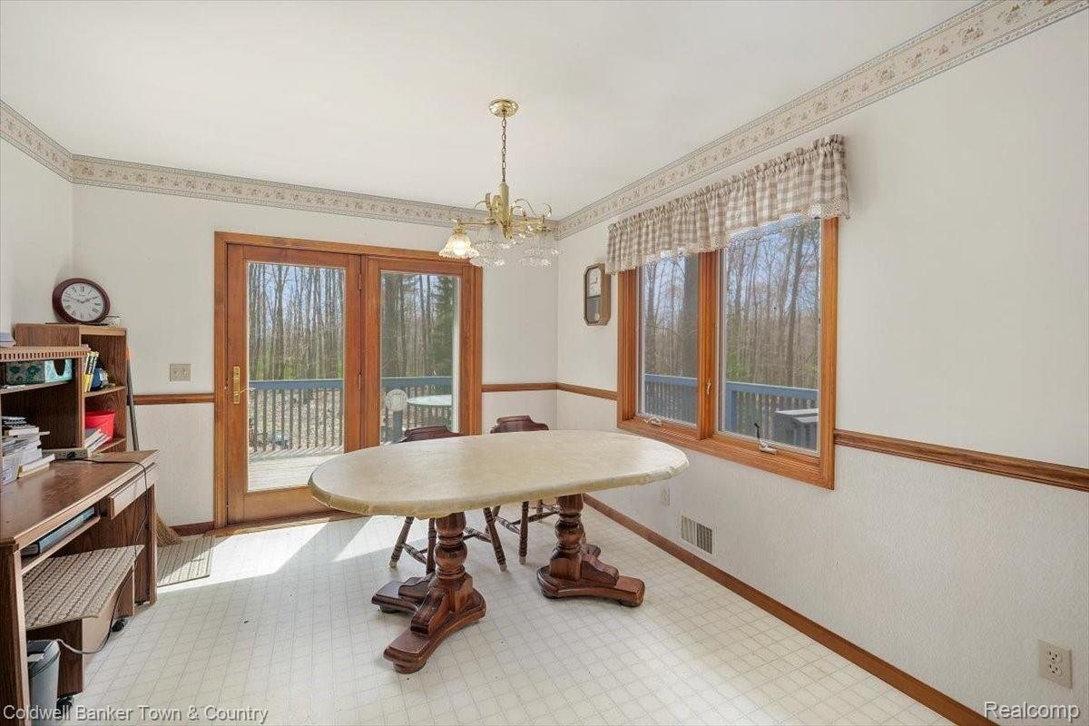 4721 Adams Road Gladwin, MI 48624 - Photo 10 of 46 Dining room