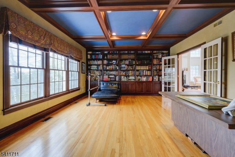 18 Tree Top Lane Chatham, NJ 07928 - Photo 12 of 47