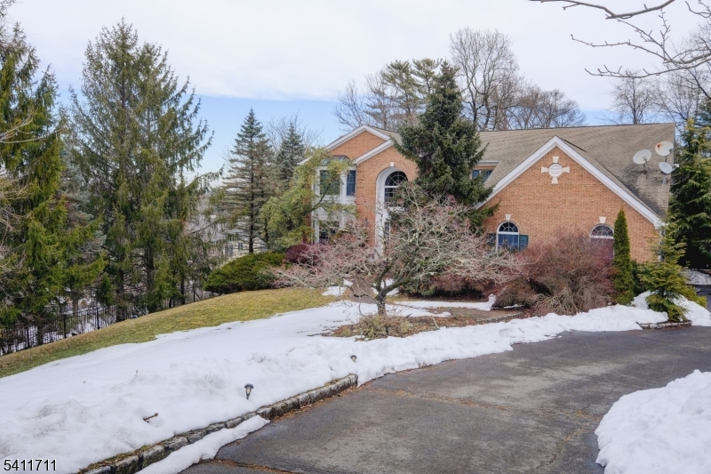 18 Tree Top Lane Chatham, NJ 07928 - Photo 2 of 47