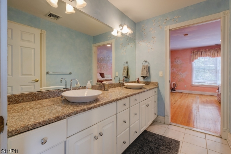 18 Tree Top Lane Chatham, NJ 07928 - Photo 32 of 47